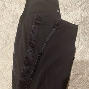 Lululemon Black Velvet Trim Align Legging